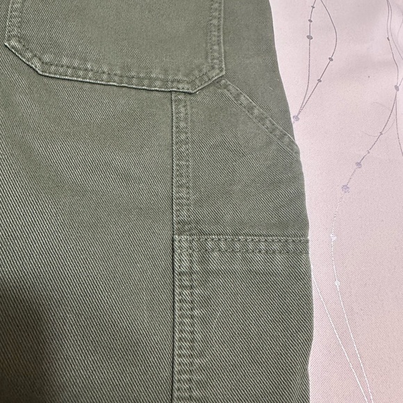 TNA Green Straight Leg Jeans with Classic Style - Picture 5 of 8